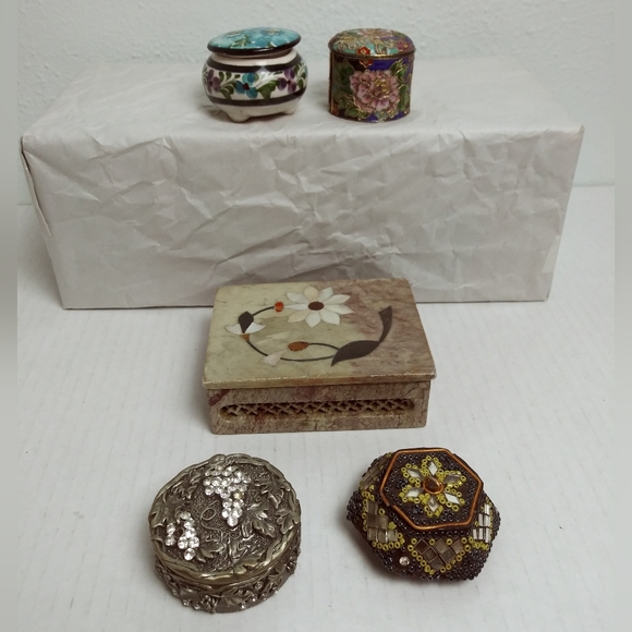 Trinkets Boxes Jewelry Storage containers Bundle Of 5 - Picture 1 of 17